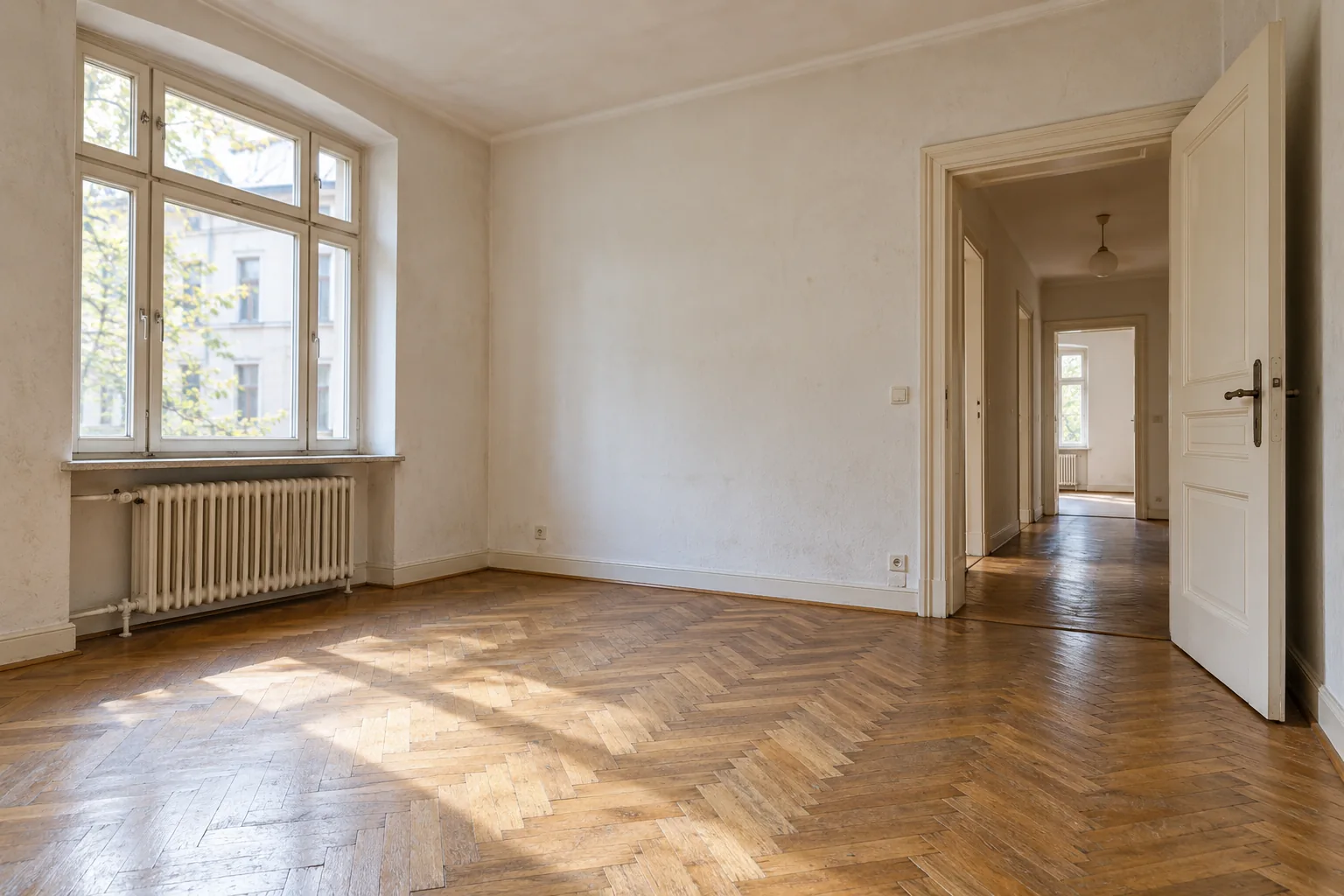 Leere Wohnung als Symbol für Leerstand und Modernisierungsbedarf